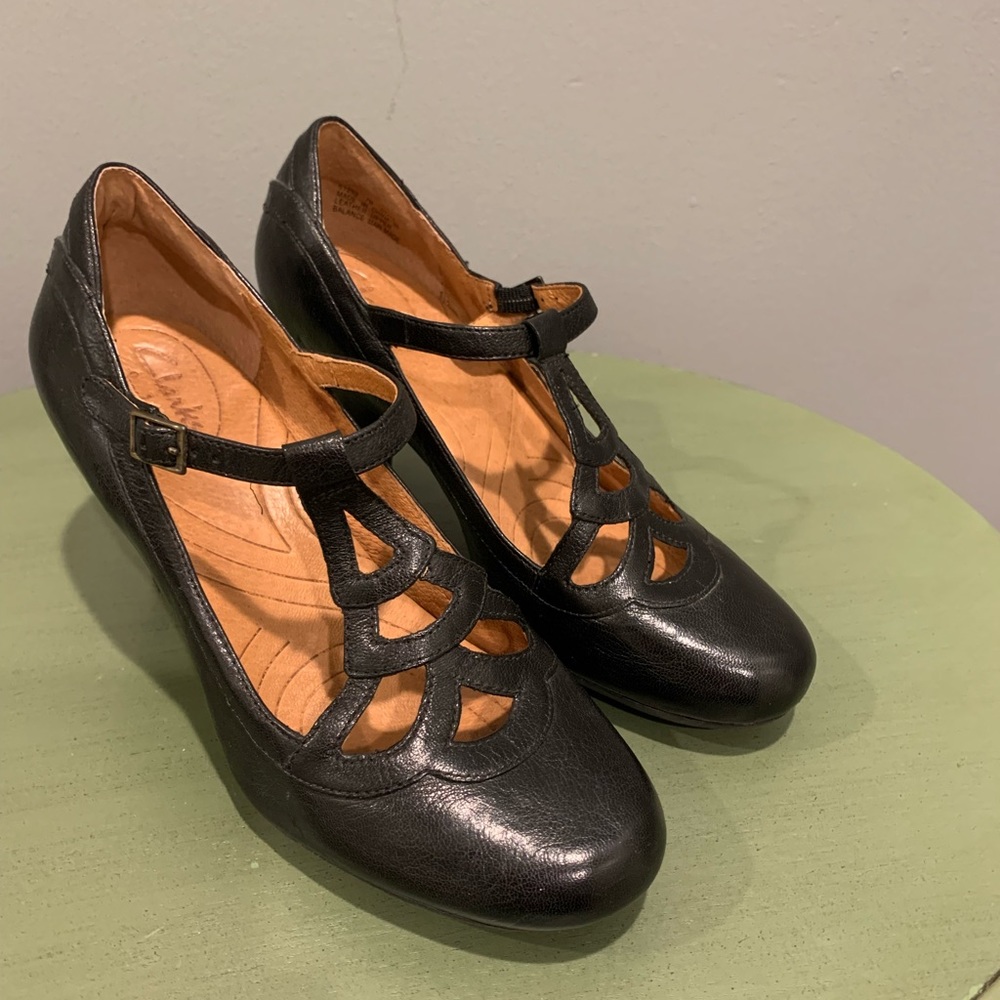 Clark’s Indigo black heels